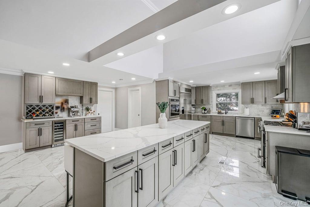 #13 photo, 68 Fort Salonga Road, সাফোক কাউন্টি Northport , NY 11768