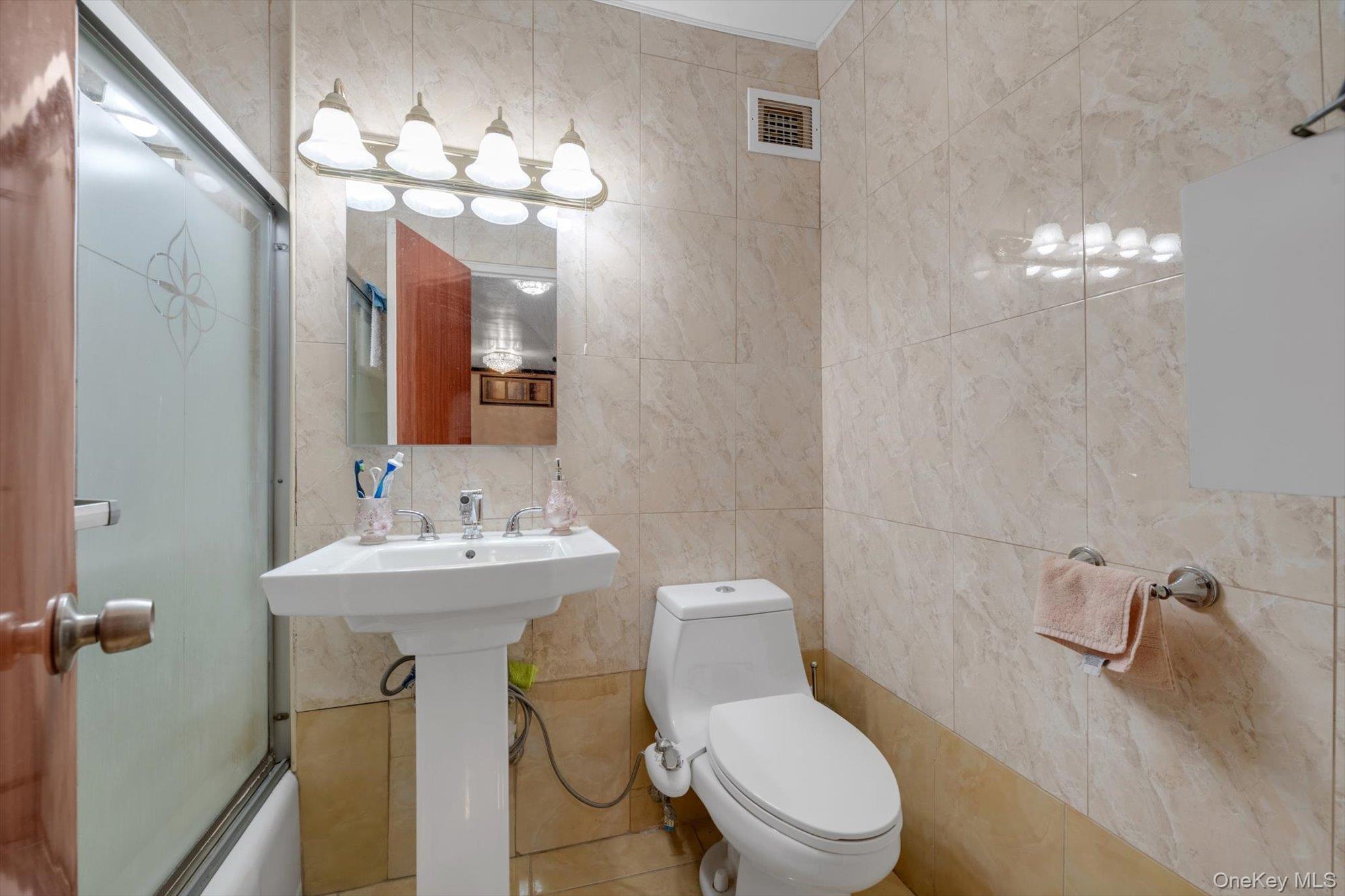 #11 photo, 61-20 Grand Central Parkway, Forest Hills , NY 11375