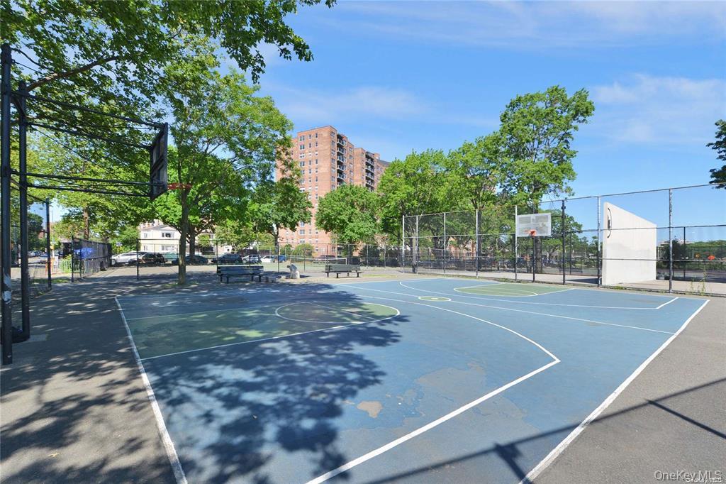 #18 photo, 61-20 Grand Central Parkway, Forest Hills , NY 11375