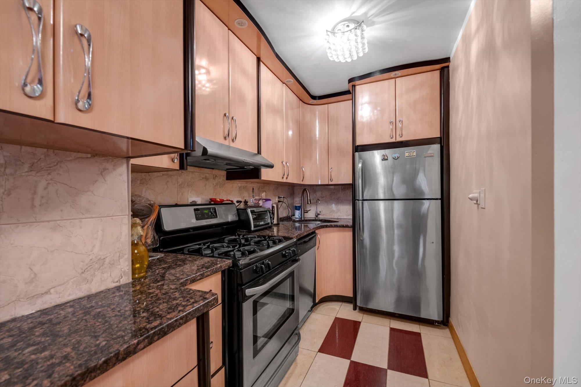 #8 photo, 61-20 Grand Central Parkway, Forest Hills , NY 11375