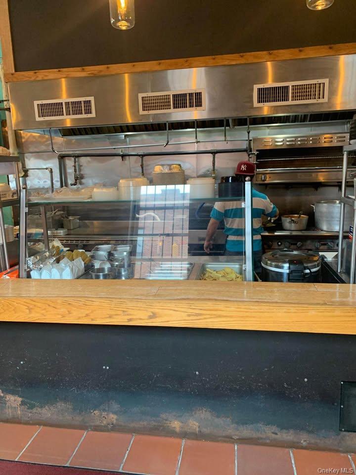 #4 photo, 361 Halsey Street, Brooklyn , NY 11216