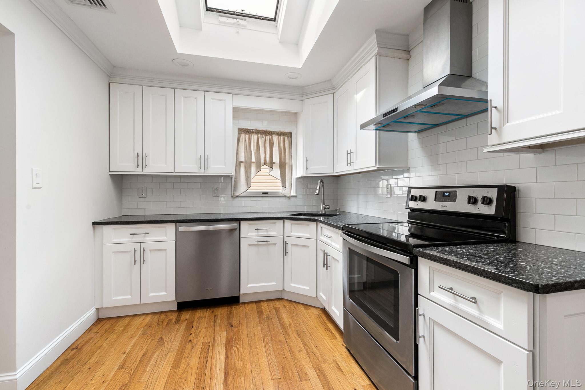 #12 photo, 1334 Lake Shore Drive, নাসাউ কাউন্টি Massapequa Park , NY 11762