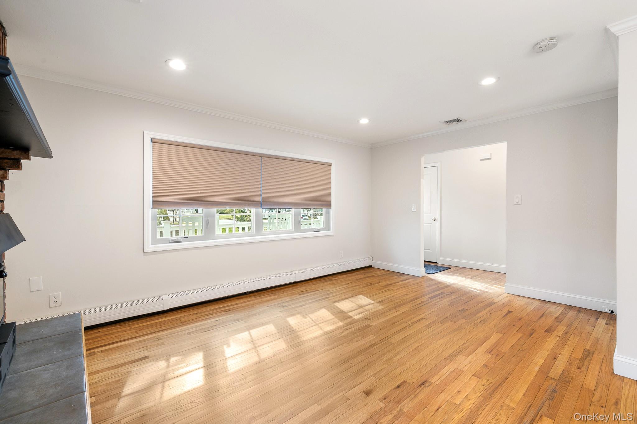 #5 photo, 1334 Lake Shore Drive, নাসাউ কাউন্টি Massapequa Park , NY 11762