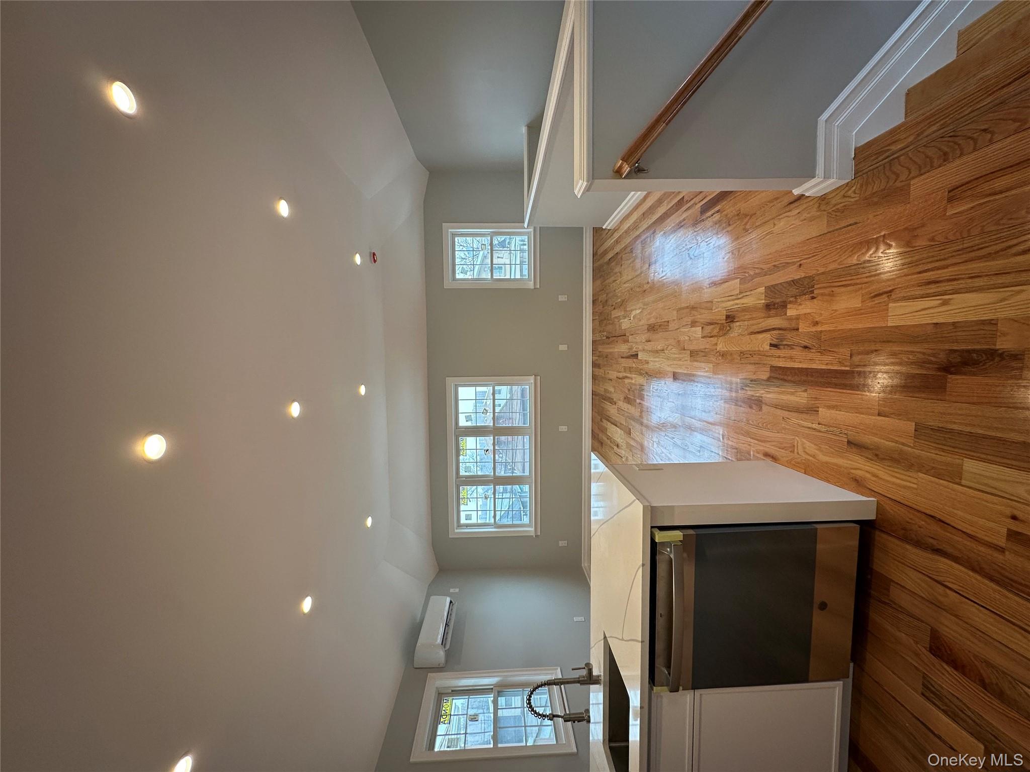 #10 photo, 17016 143rd Road, Jamaica , NY 11434