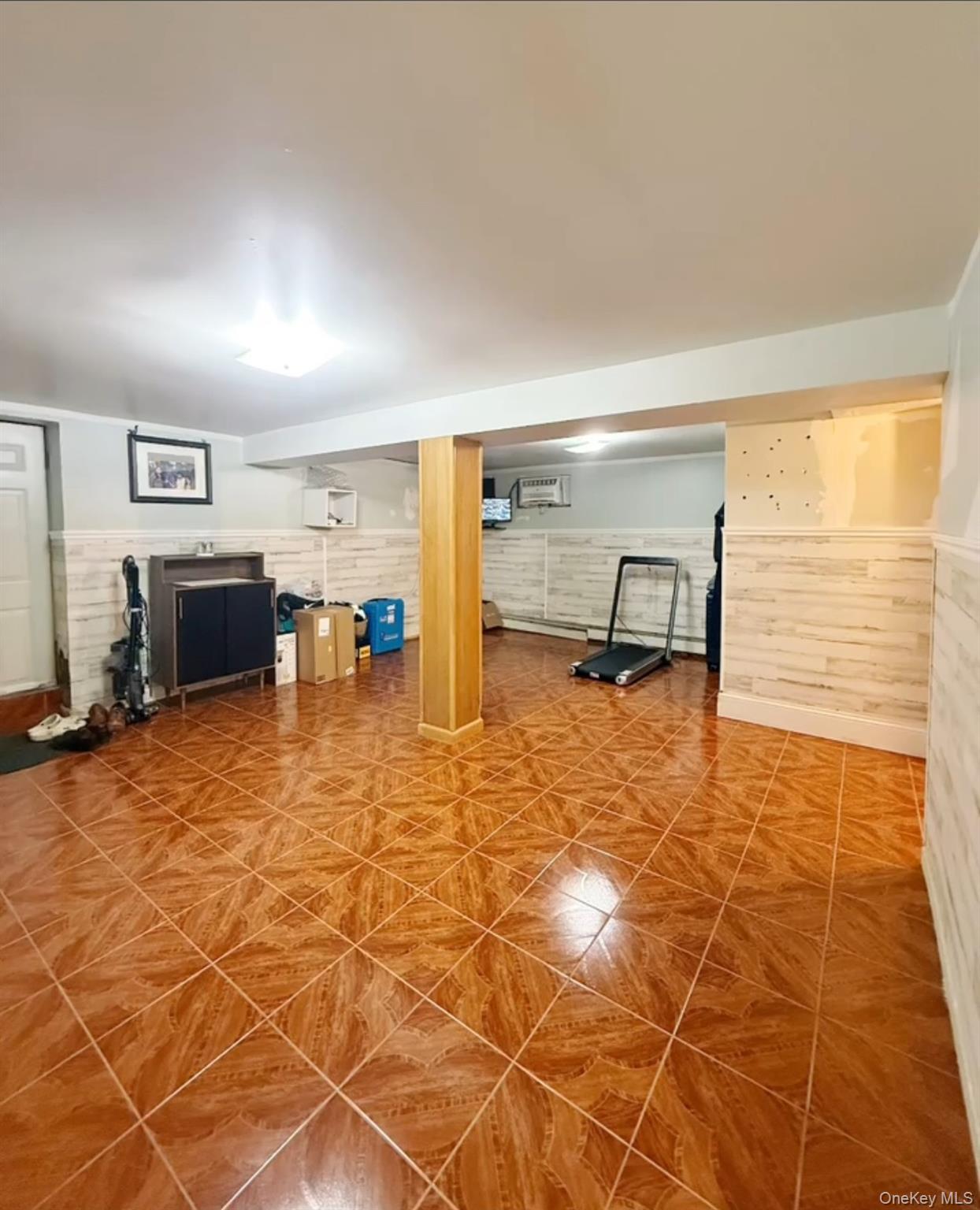 #5 photo, 15833 73 Avenue, Fresh Meadows , NY 11366