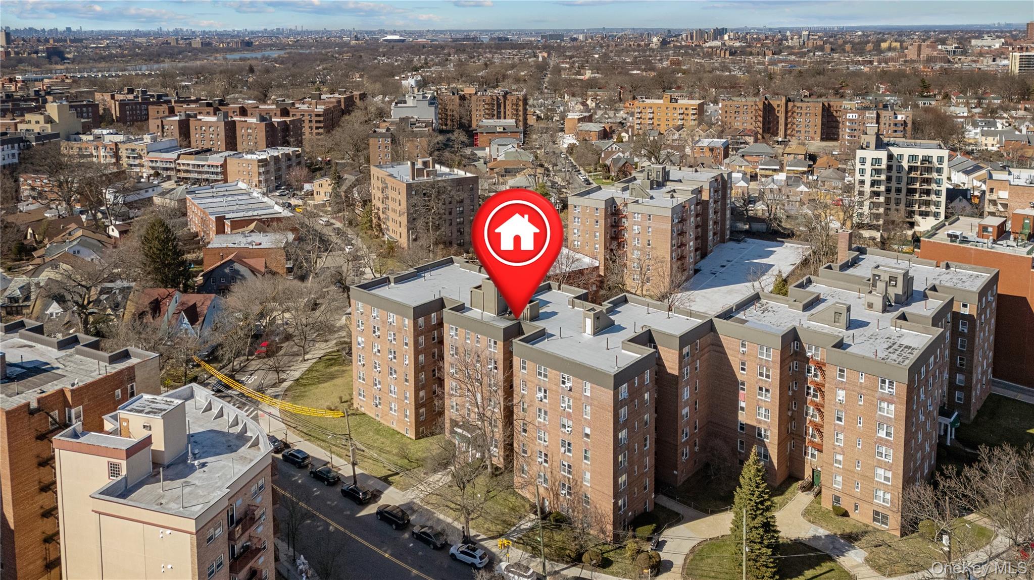 #13 photo, 142-35 84 Drive, কুইন্‌স Briarwood , NY 11435