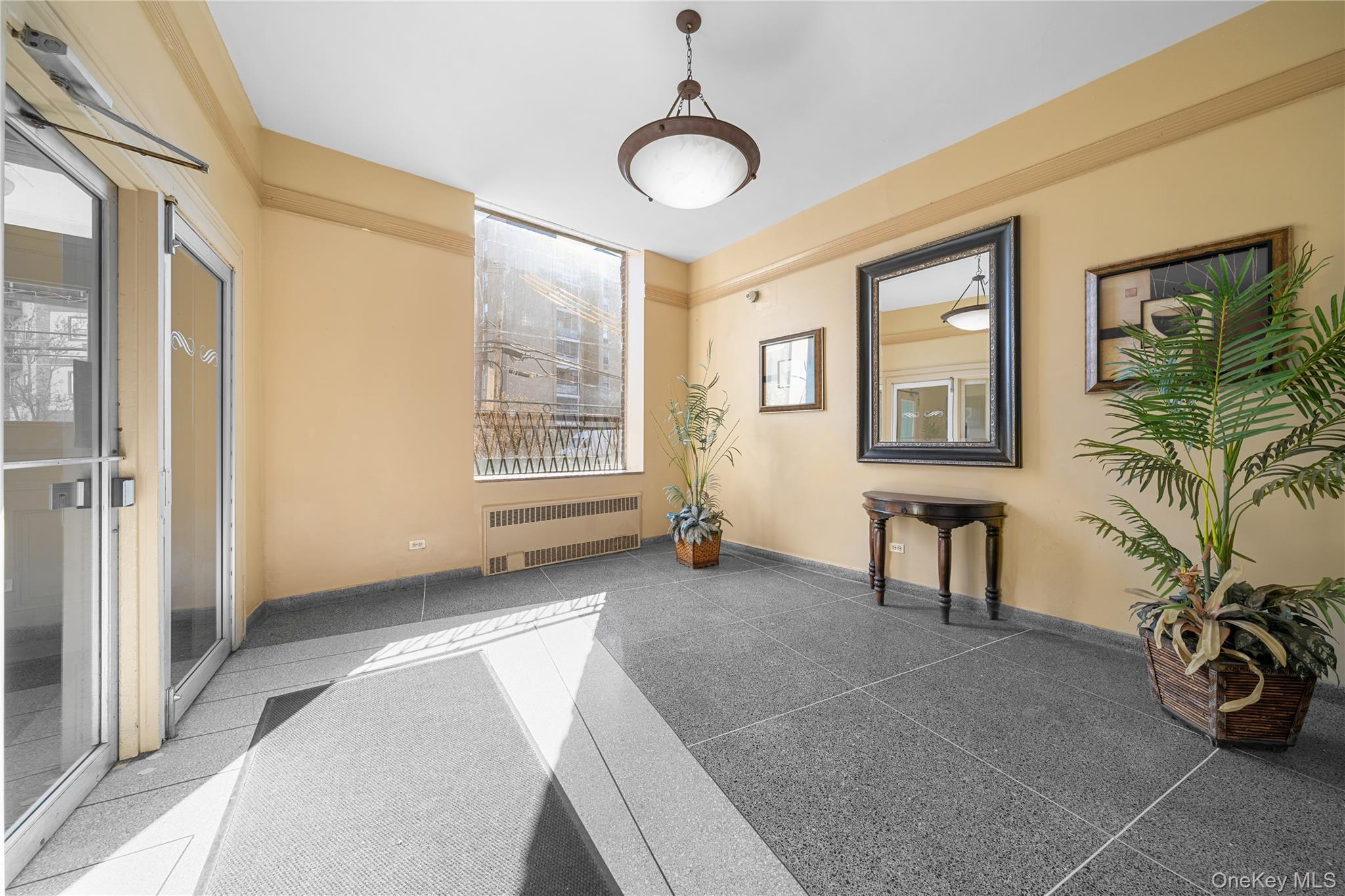 #2 photo, 142-35 84 Drive, কুইন্‌স Briarwood , NY 11435