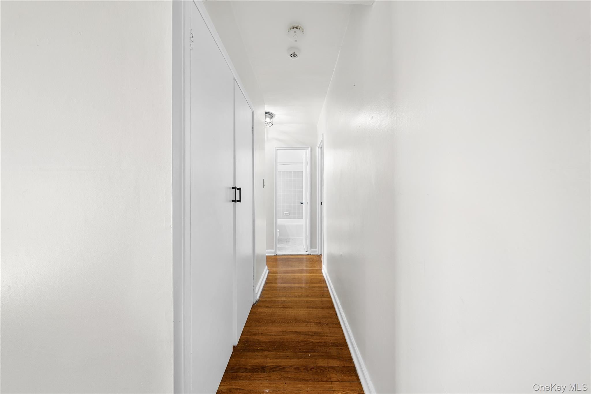 #5 photo, 142-35 84 Drive, কুইন্‌স Briarwood , NY 11435