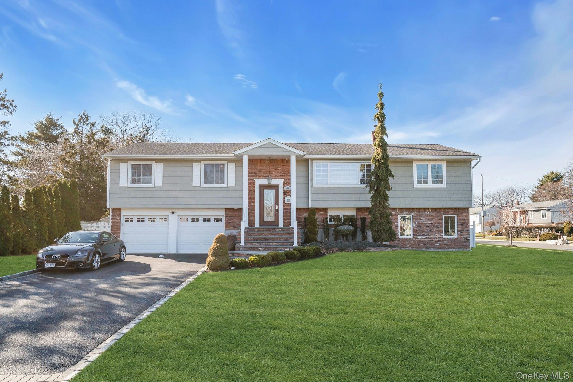 #1 photo, 108 Hayrick Lane, সাফোক কাউন্টি Commack , NY 11725