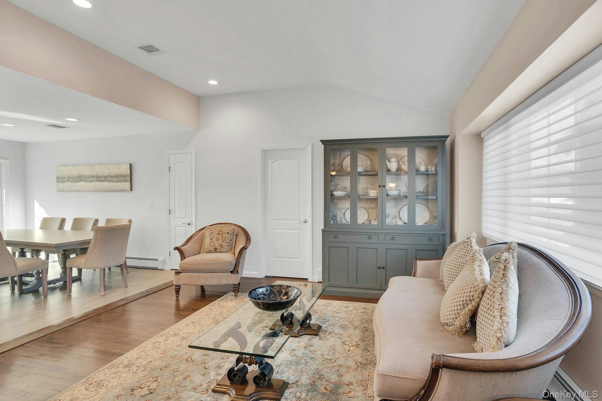 #6 photo, 108 Hayrick Lane, সাফোক কাউন্টি Commack , NY 11725