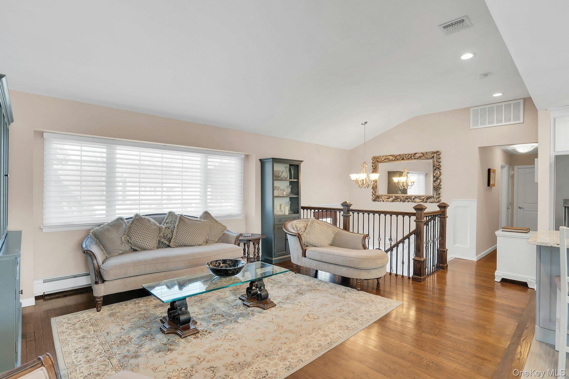 #7 photo, 108 Hayrick Lane, সাফোক কাউন্টি Commack , NY 11725