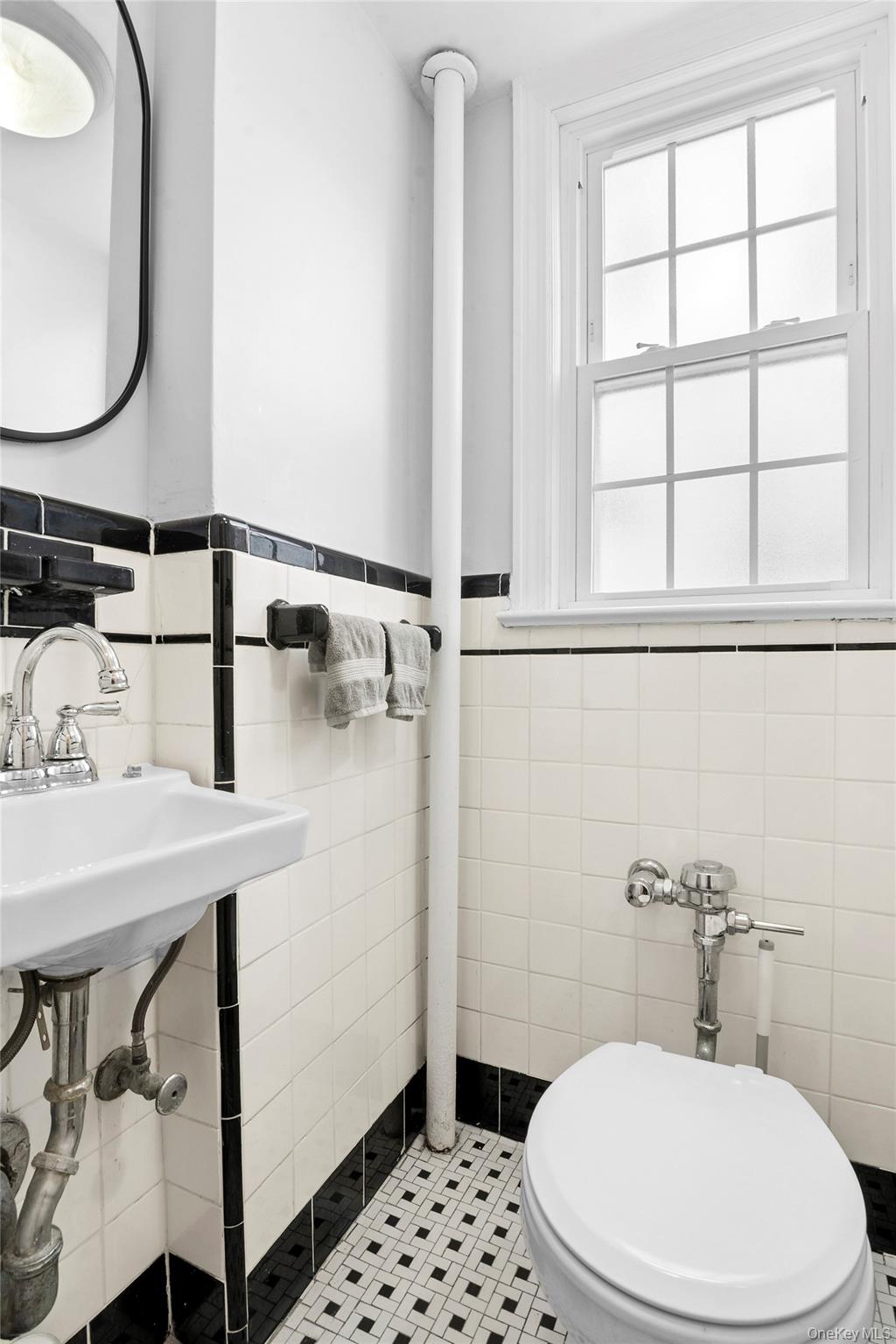 #5 photo, 63-35 Alderton Street, Rego Park , NY 11374