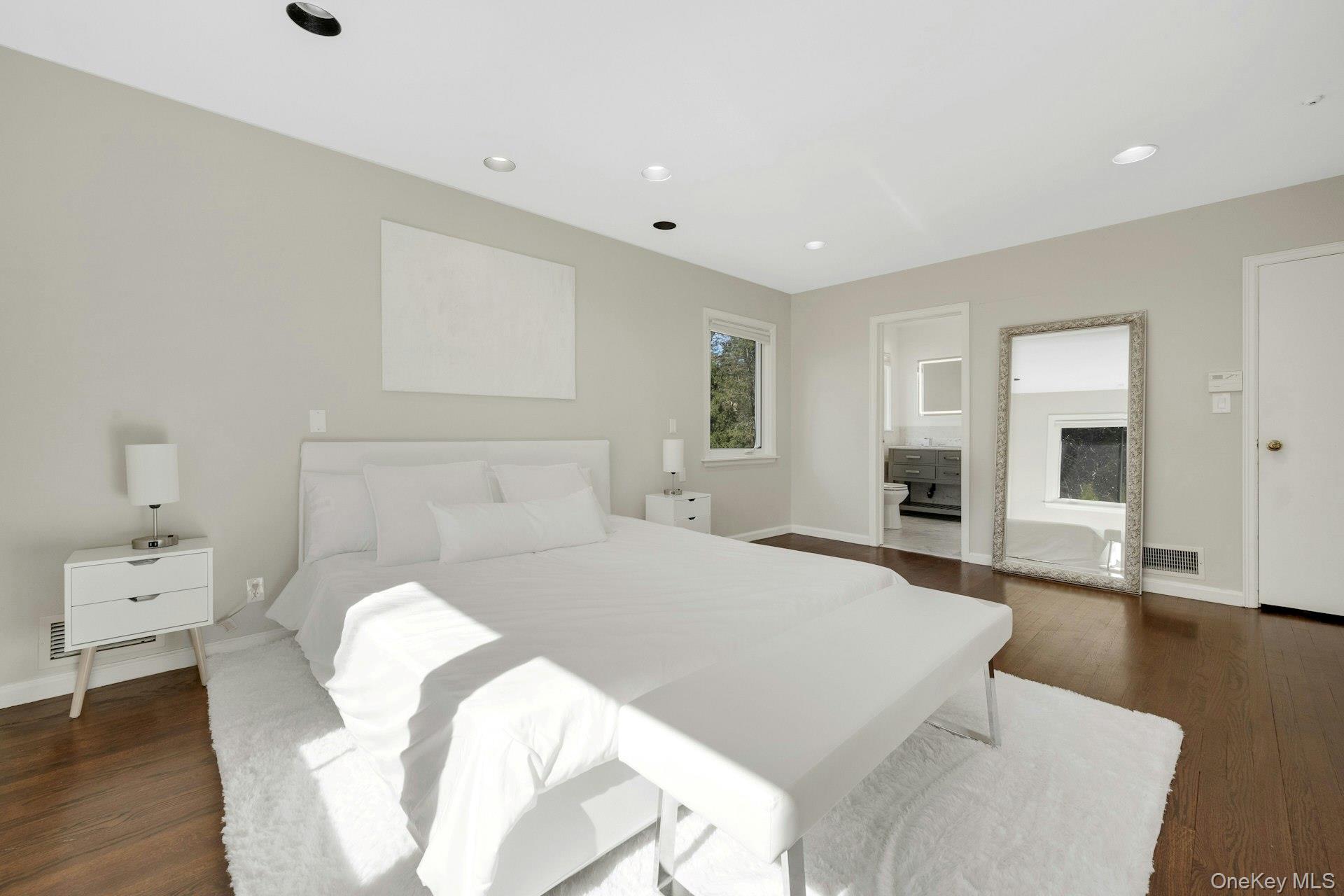 #15 photo, 58 Mamaroneck Road, Scarsdale , NY 10583