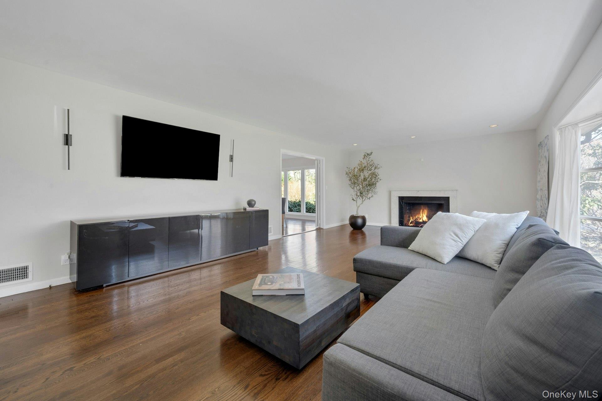 #4 photo, 58 Mamaroneck Road, Scarsdale , NY 10583