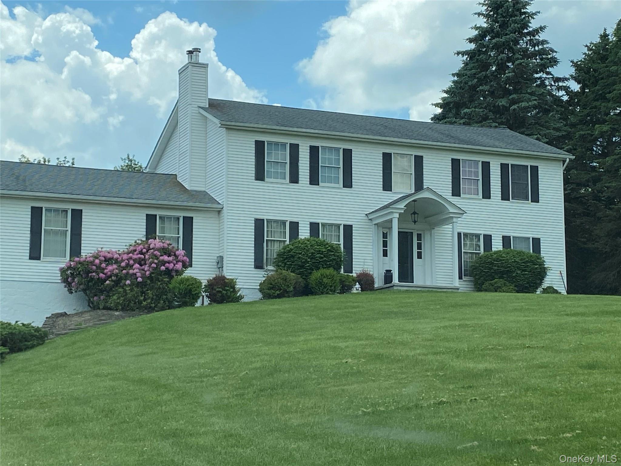 #3 photo, 94 Stowe Drive, Poughquag , NY 12570