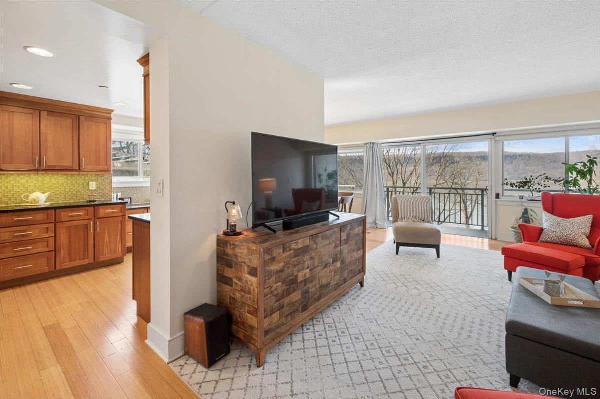 #10 photo, 1020 Warburton Avenue, 纽约州 Yonkers , NY 10701