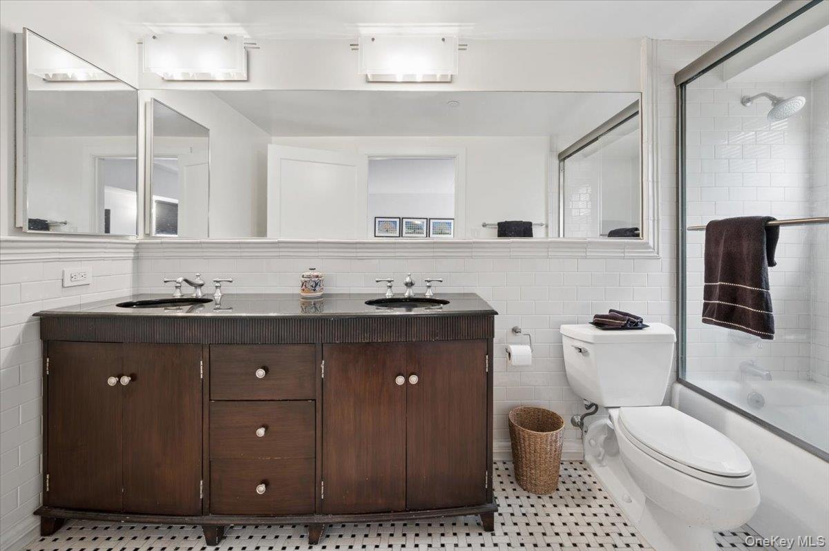 #12 photo, 1020 Warburton Avenue, 纽约州 Yonkers , NY 10701