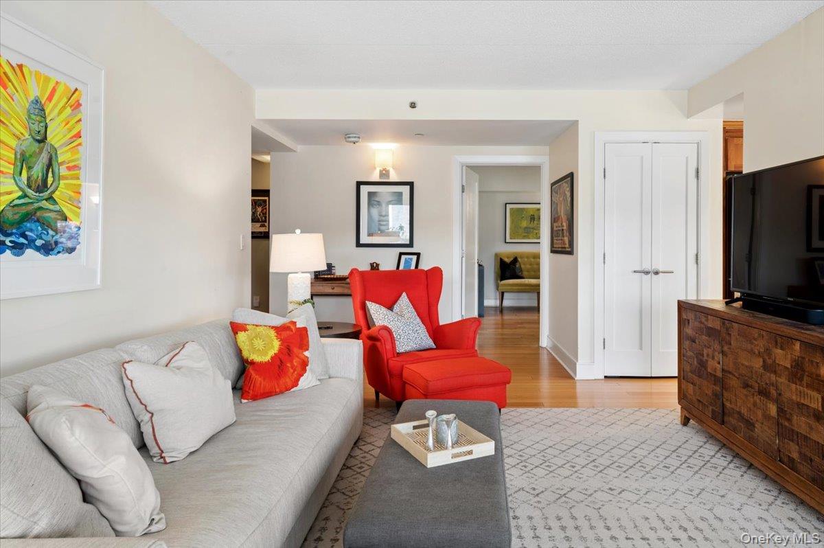 #20 photo, 1020 Warburton Avenue, 纽约州 Yonkers , NY 10701