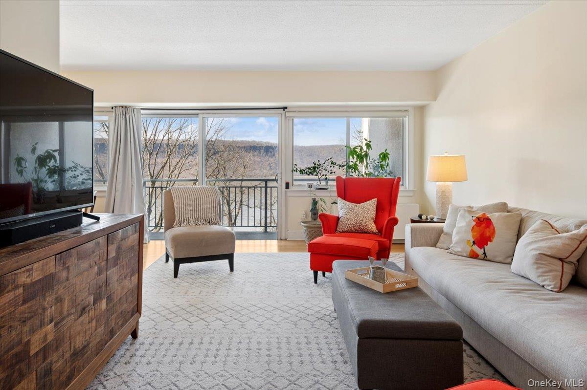 #5 photo, 1020 Warburton Avenue, 纽约州 Yonkers , NY 10701