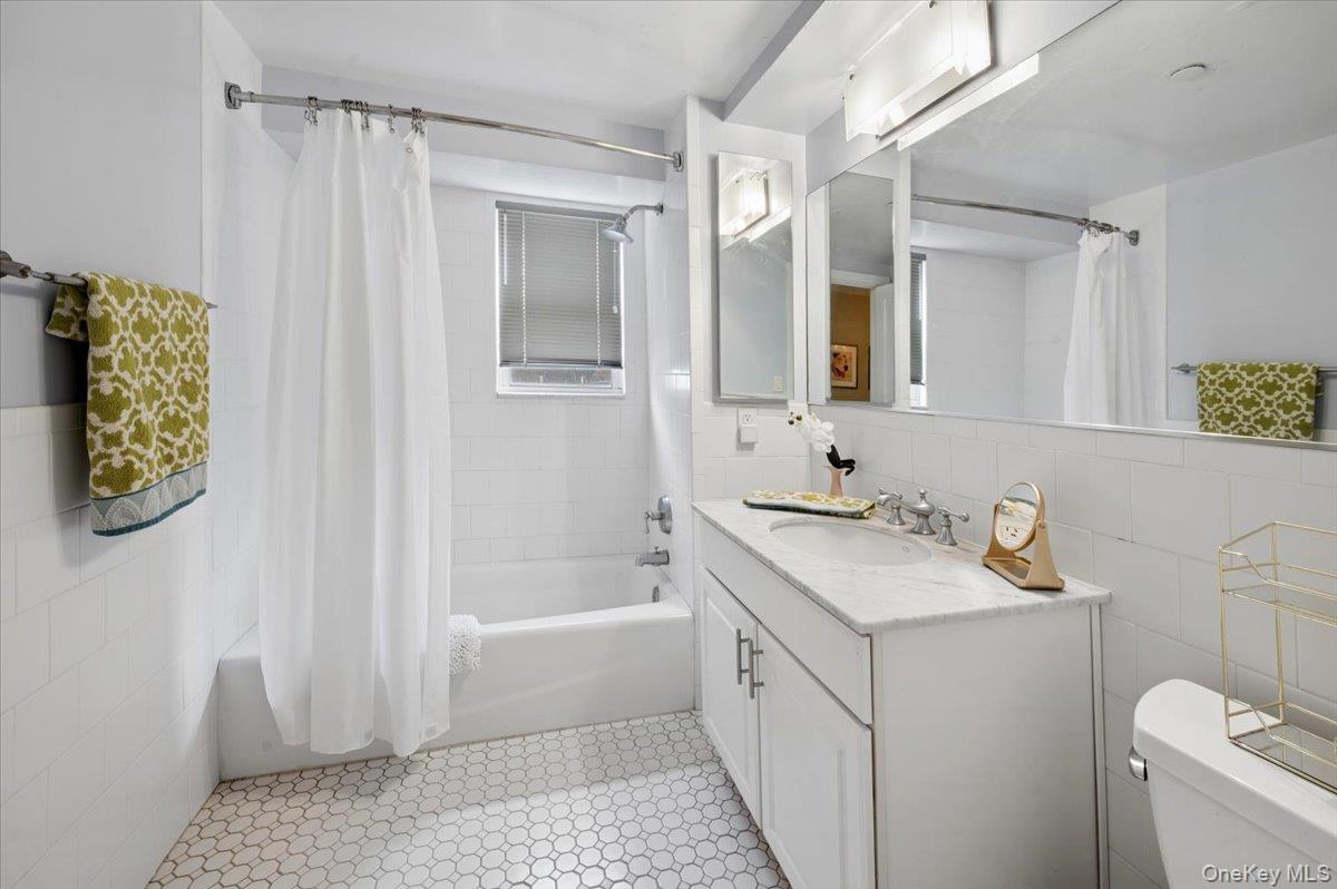 #7 photo, 1020 Warburton Avenue, 纽约州 Yonkers , NY 10701