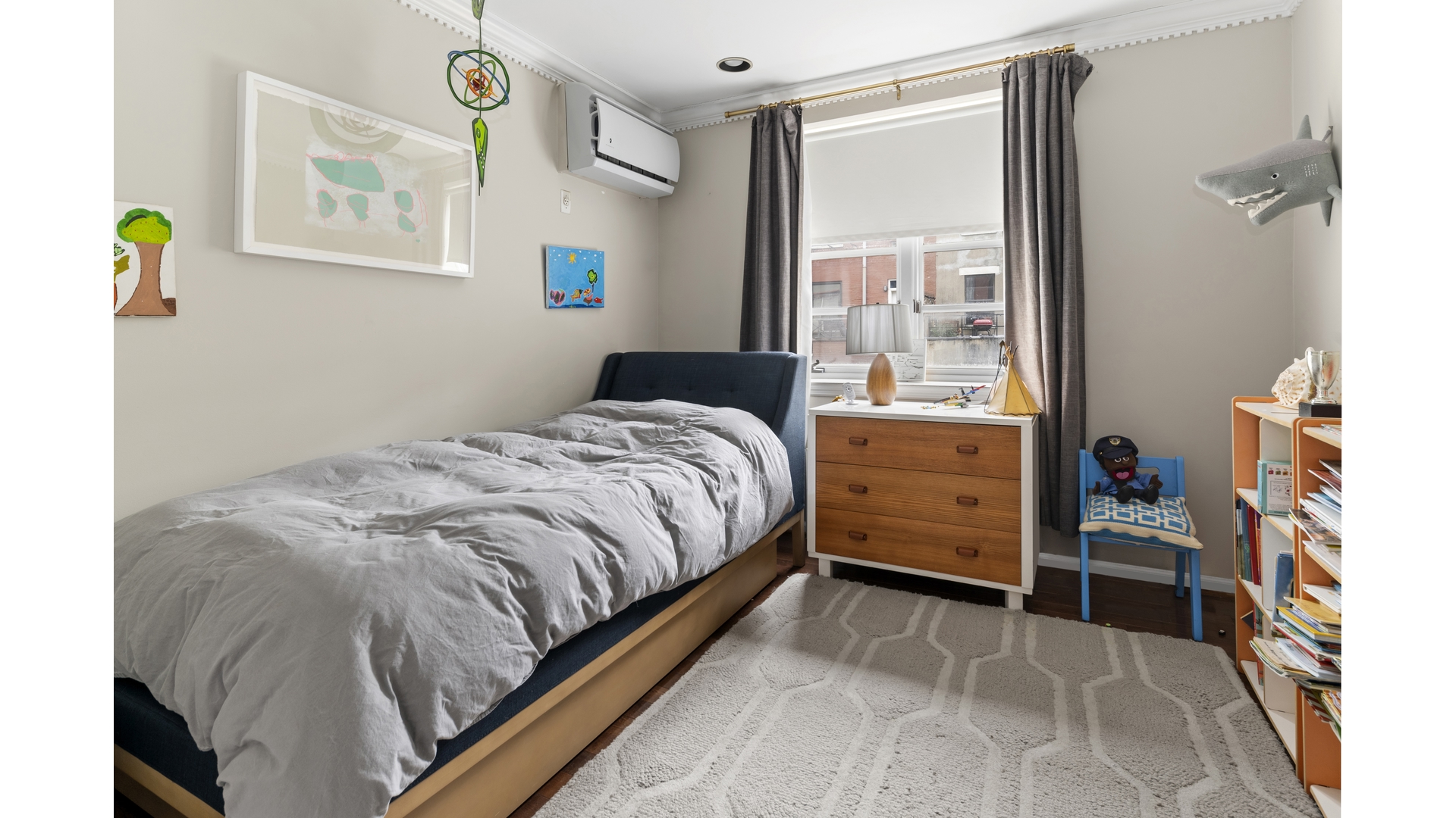 #19 photo, 142 W 76TH Street, Upper West Side , NY 10023