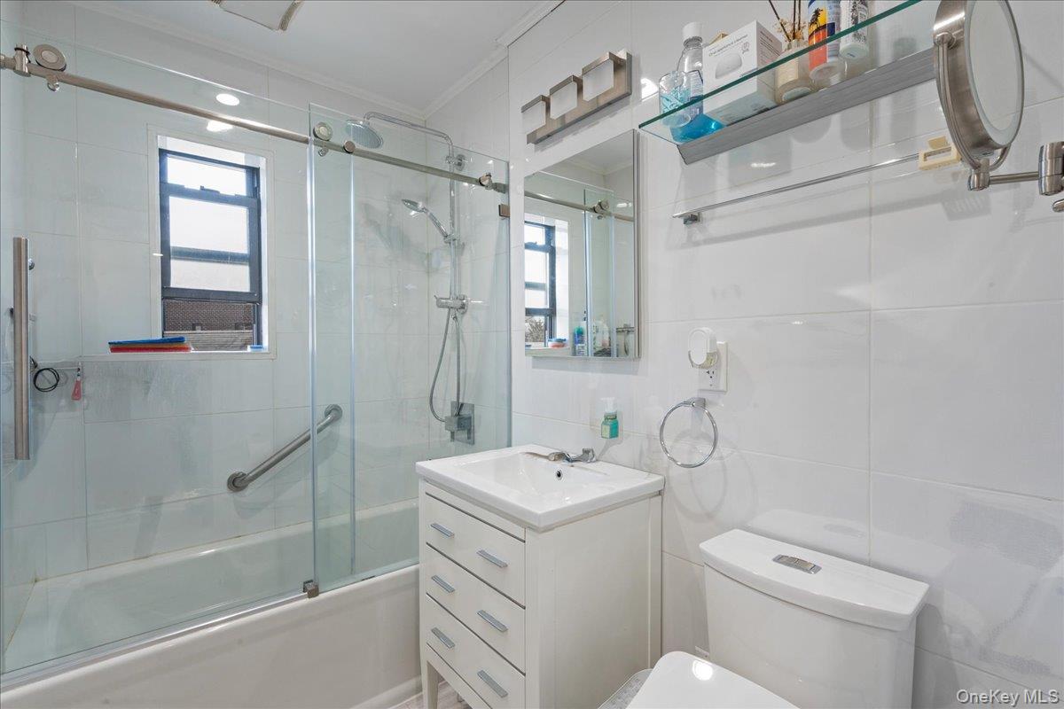 #5 photo, 7343 217th Street, Oakland Gardens , NY 11364