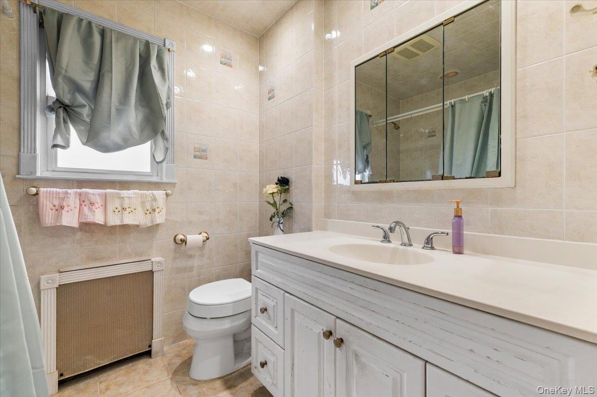 #17 photo, 6 Gateway Street, নাসাউ কাউন্টি Bethpage , NY 11714