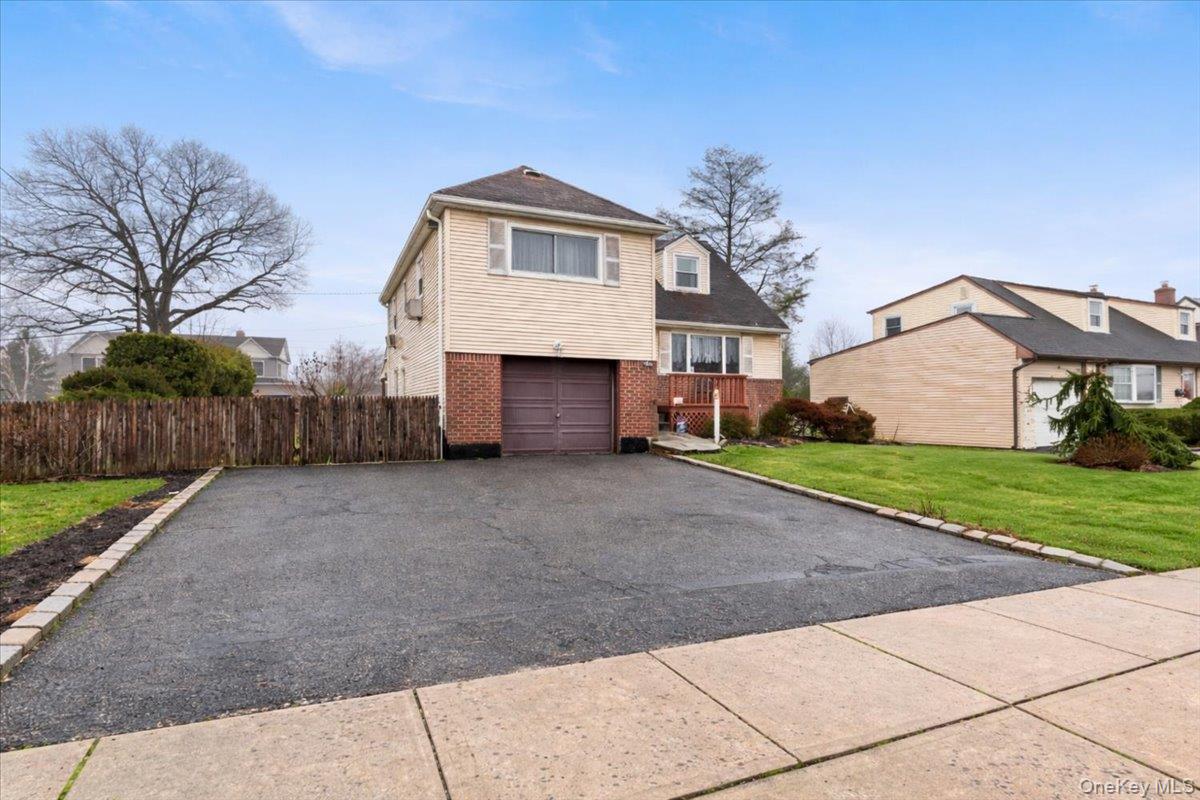 #2 photo, 6 Gateway Street, নাসাউ কাউন্টি Bethpage , NY 11714