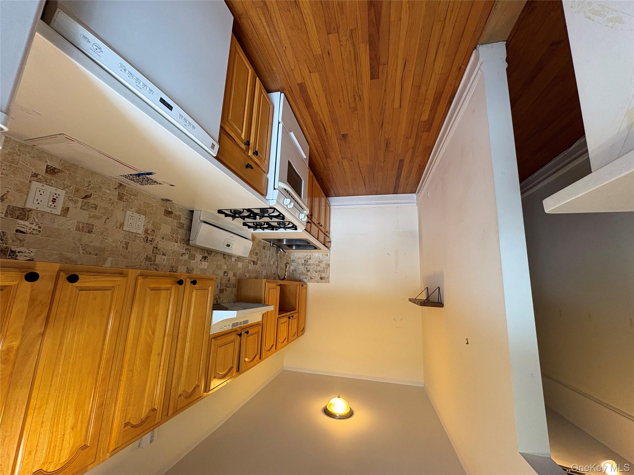 #11 photo, 72-34 Austin St, কুইন্‌স Forest Hills , NY 11375