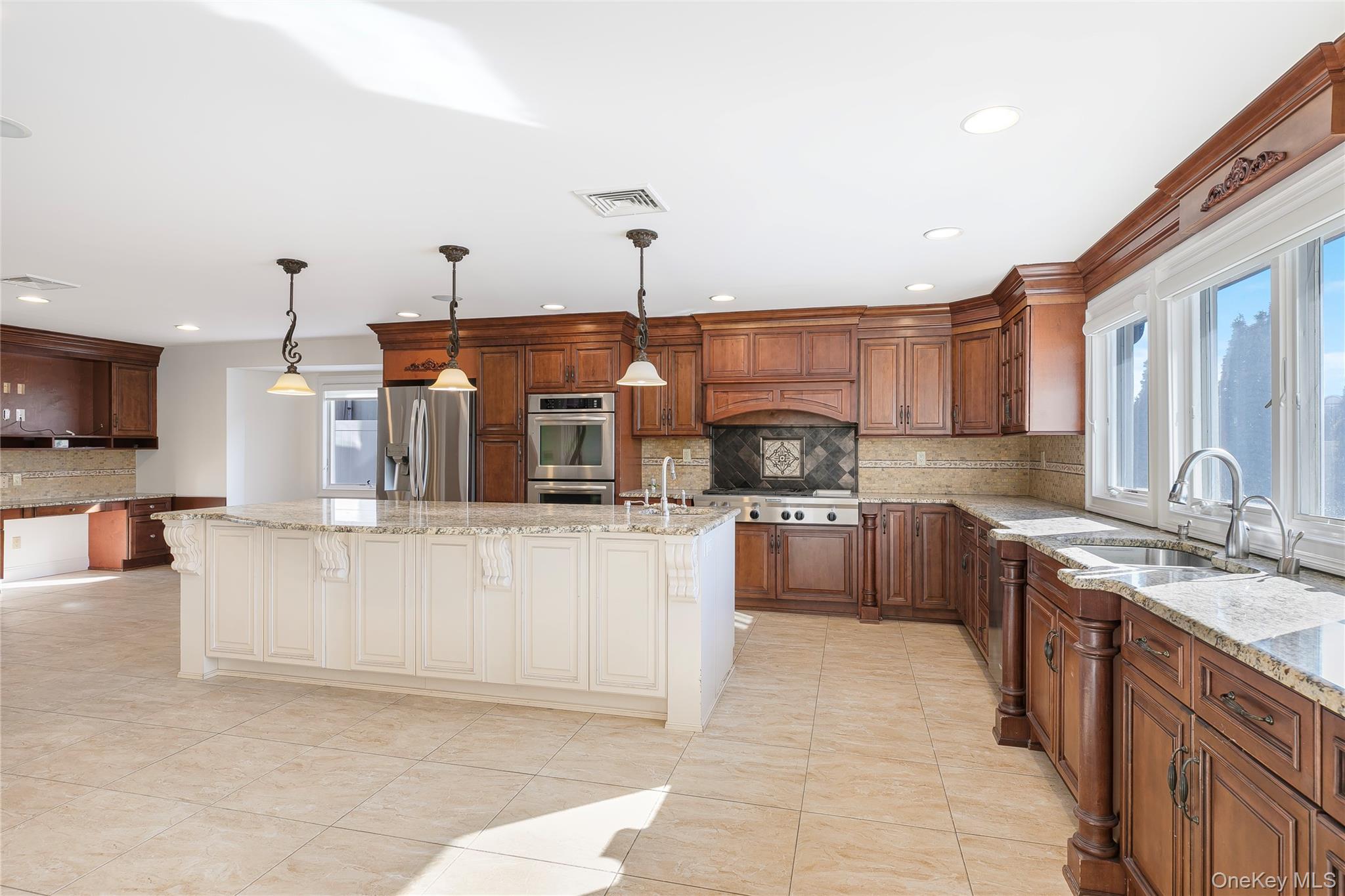 #7 photo, 2904 Riverside Drive, Wantagh , NY 11793