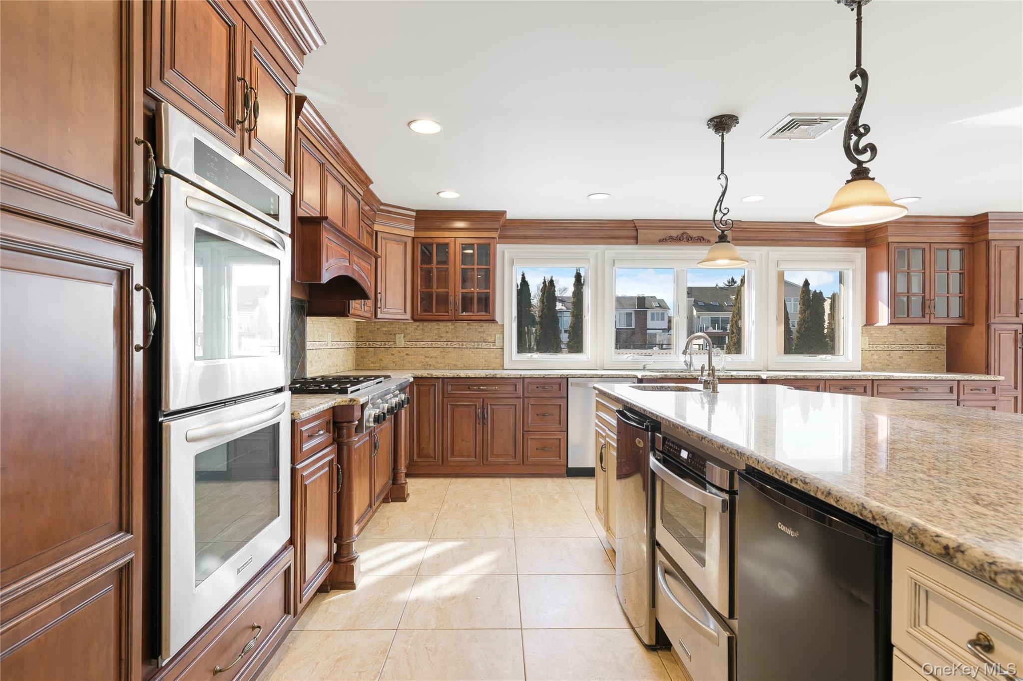 #8 photo, 2904 Riverside Drive, Wantagh , NY 11793