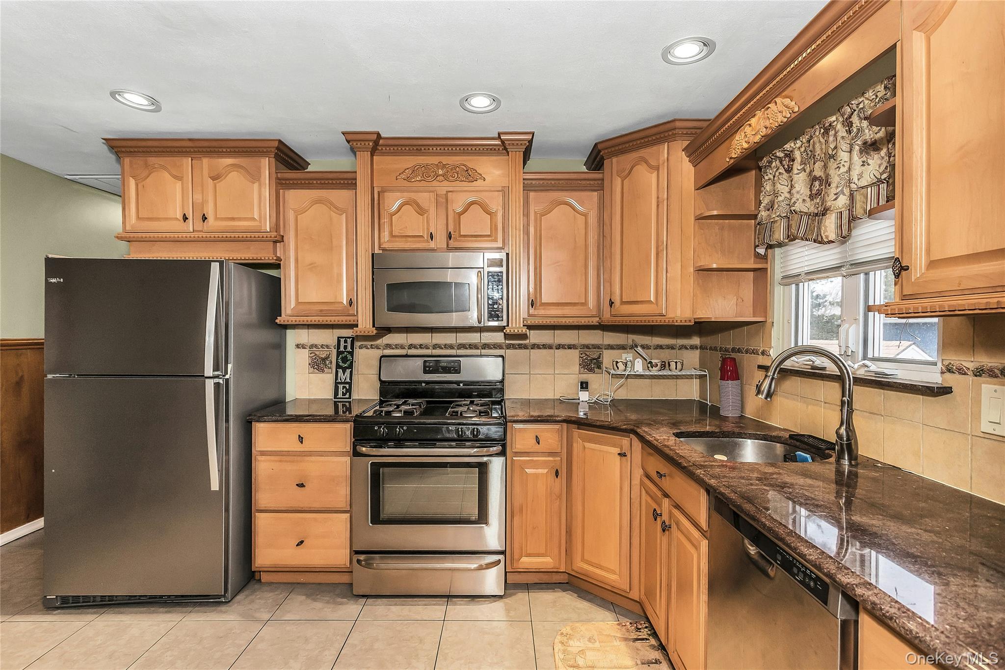 #10 photo, 512 Elm Street, West Hempstead , NY 11552