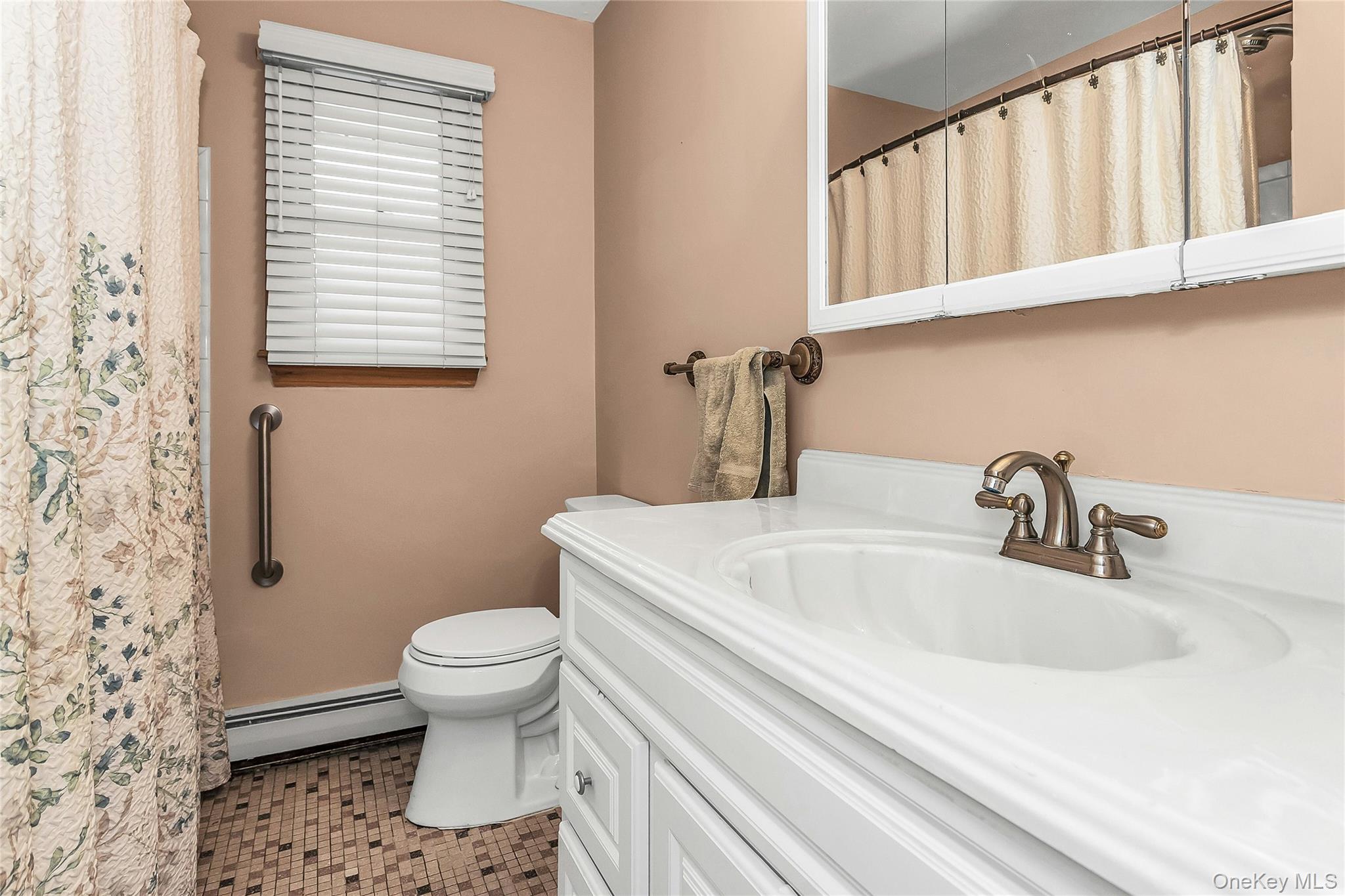 #18 photo, 512 Elm Street, West Hempstead , NY 11552