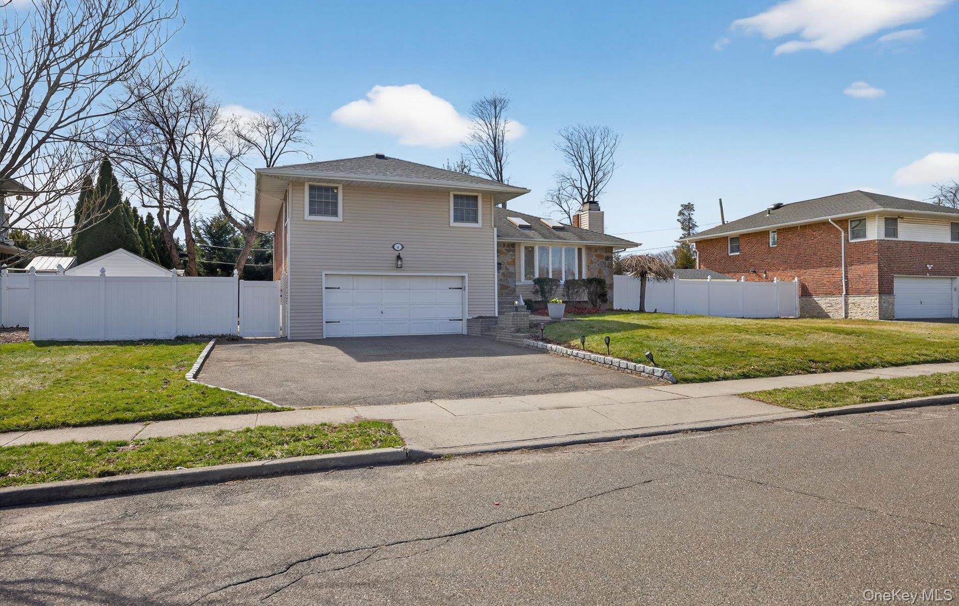 #2 photo, 6 Wren Drive, নাসাউ কাউন্টি Woodbury , NY 11797