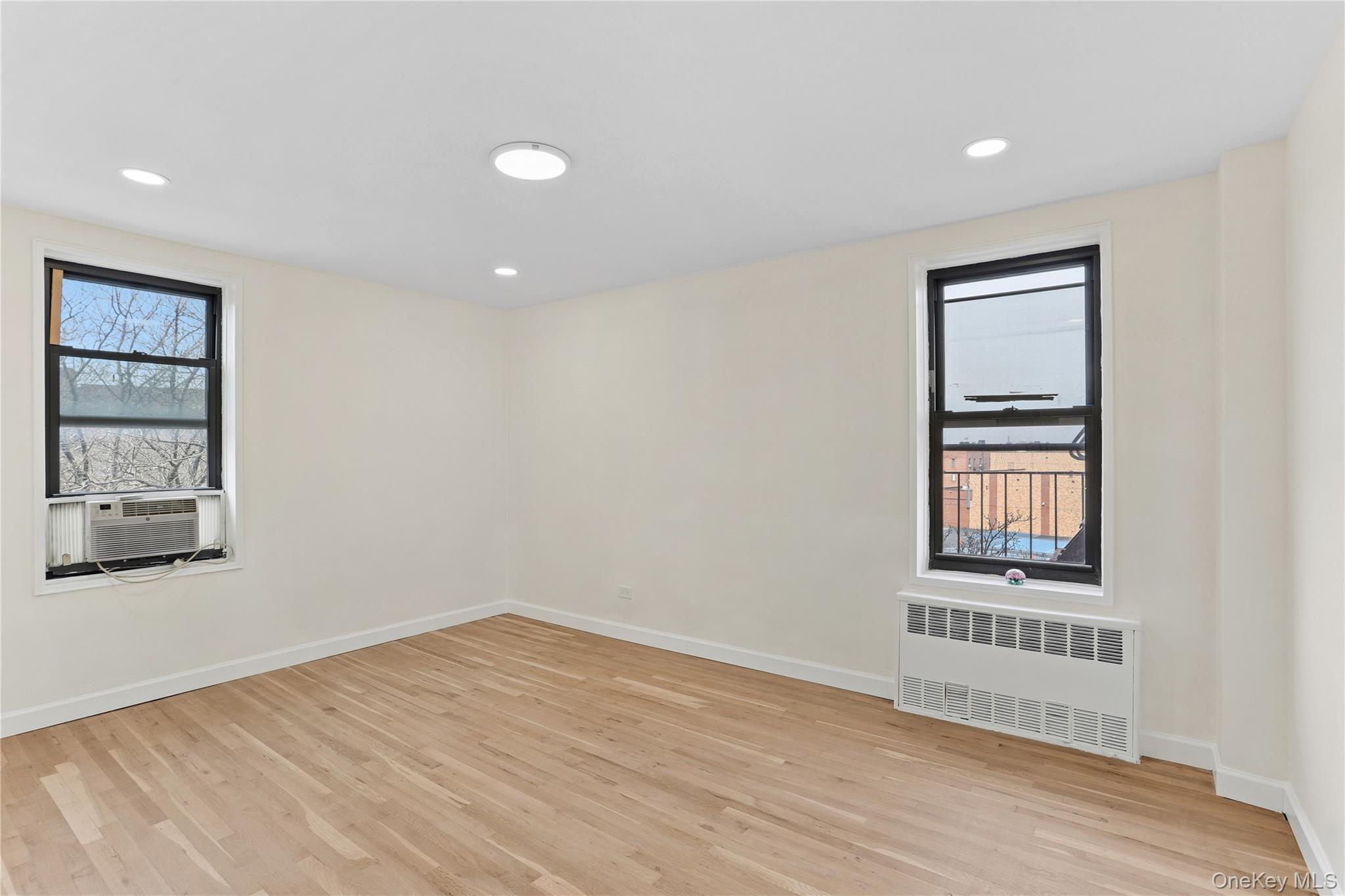 #7 photo, 33-04 Junction Blvd, クイーンズ区 Jackson Heights , NY 11372