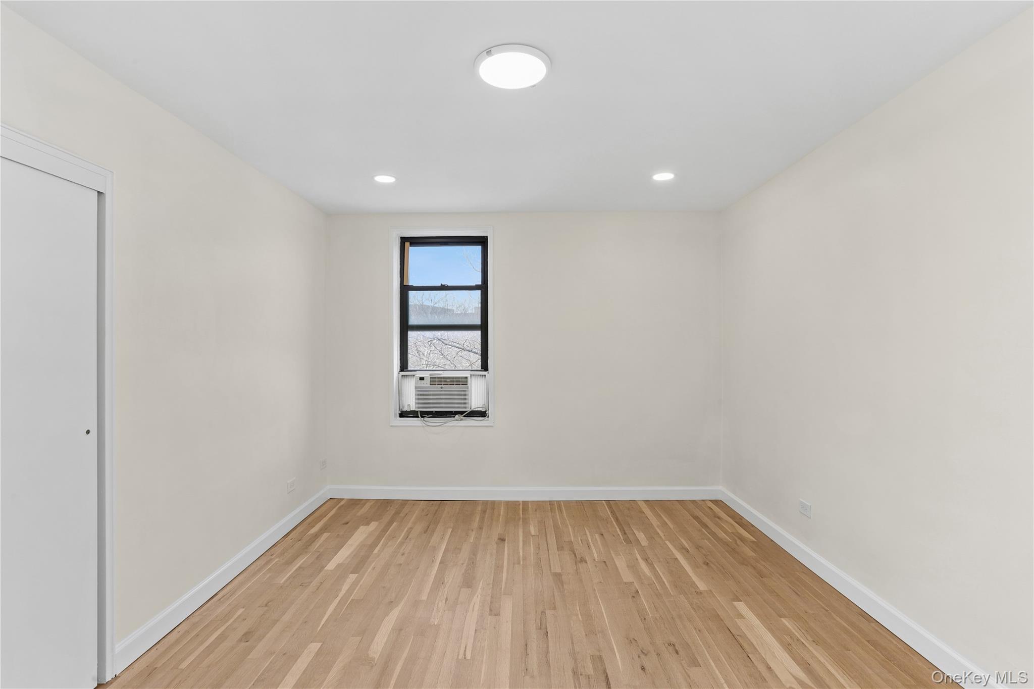 #9 photo, 33-04 Junction Blvd, クイーンズ区 Jackson Heights , NY 11372