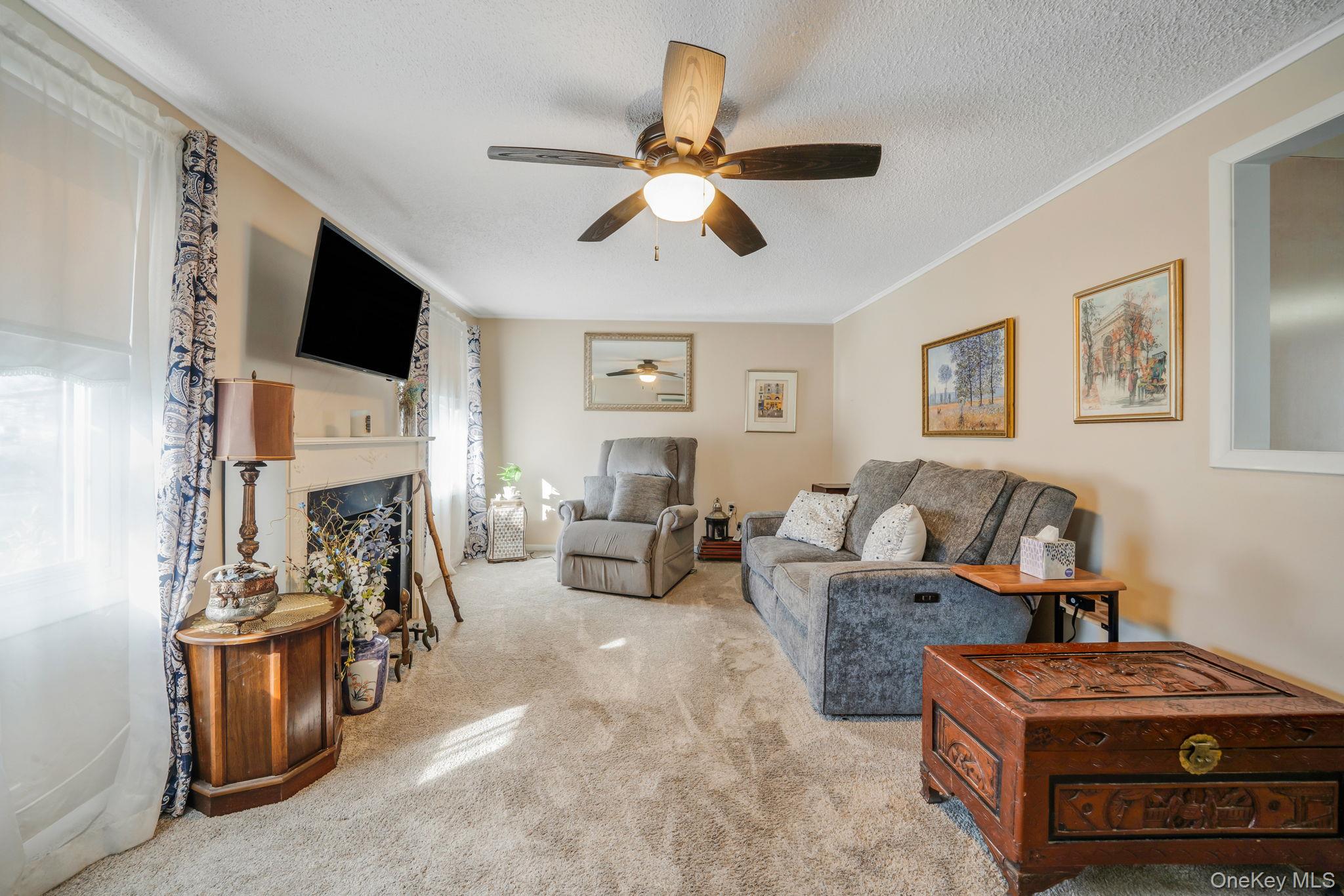 #10 photo, 2 Dogwood Lane, সাফোক কাউন্টি Manorville , NY 11949