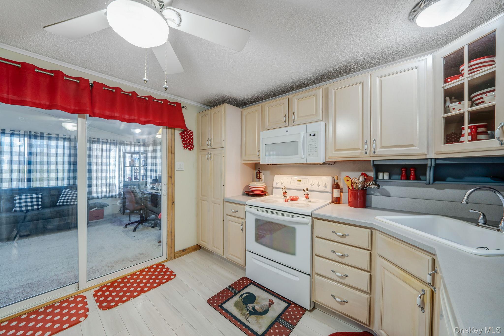 #15 photo, 2 Dogwood Lane, সাফোক কাউন্টি Manorville , NY 11949