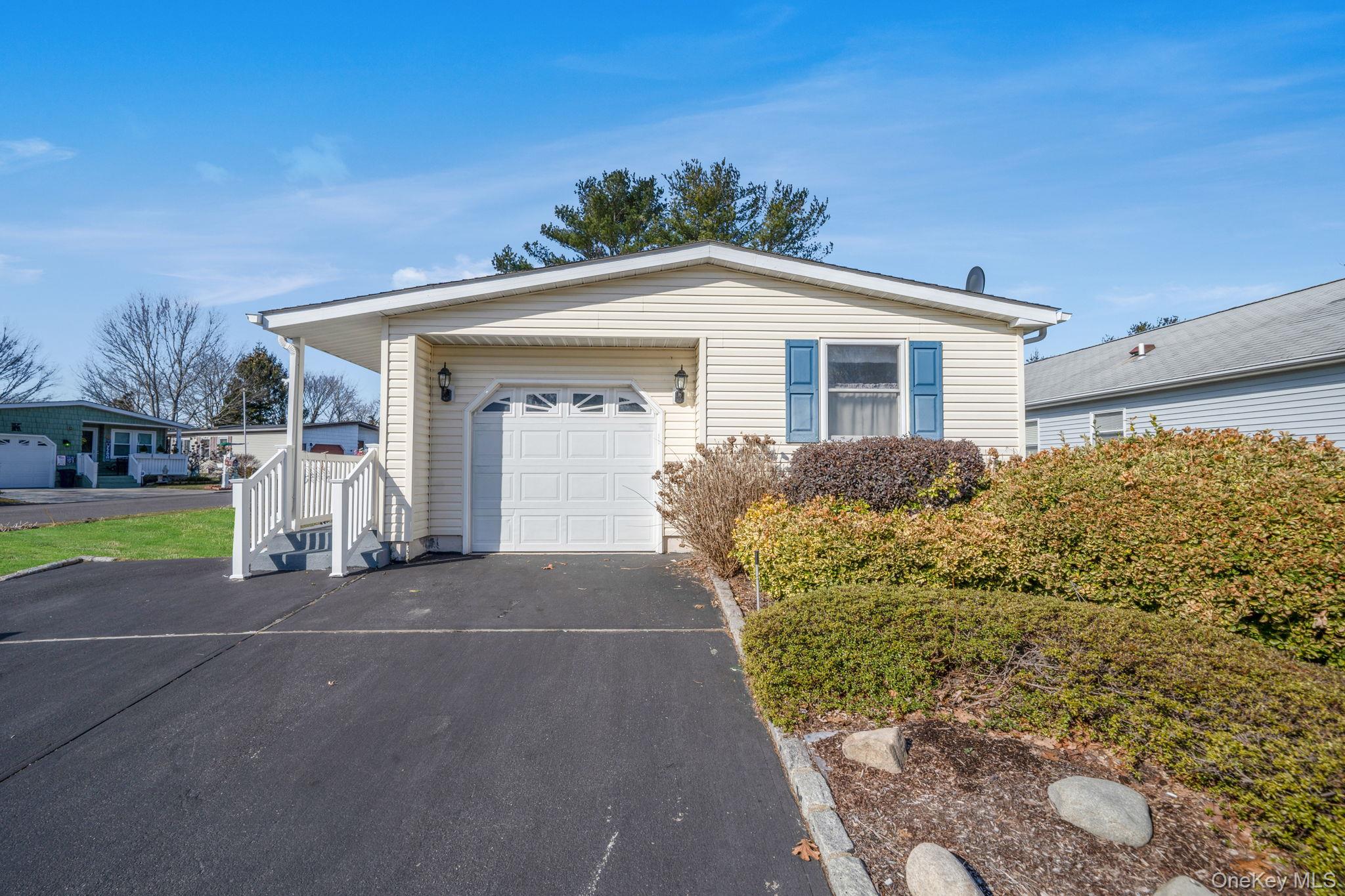 #4 photo, 2 Dogwood Lane, সাফোক কাউন্টি Manorville , NY 11949