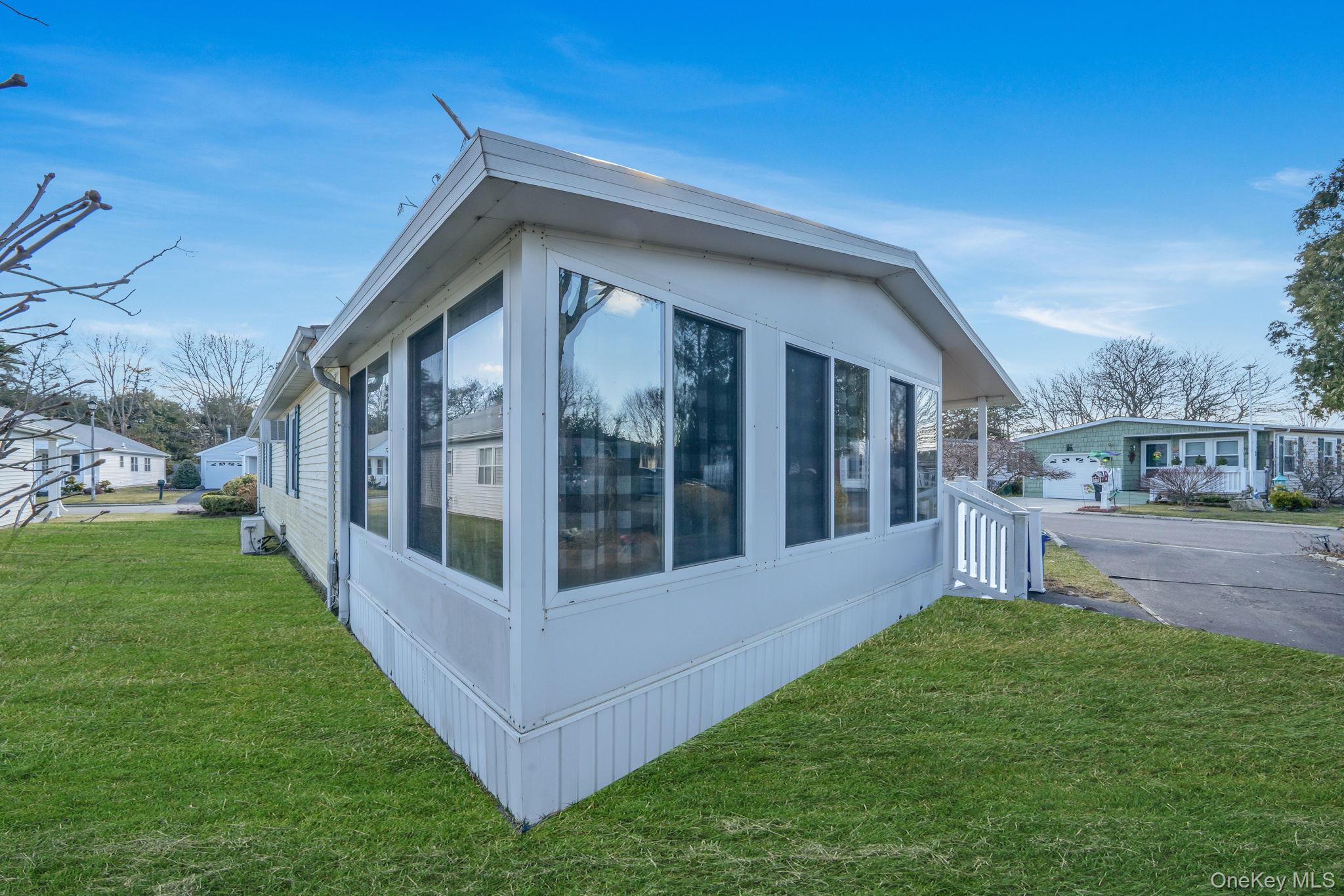 #5 photo, 2 Dogwood Lane, সাফোক কাউন্টি Manorville , NY 11949