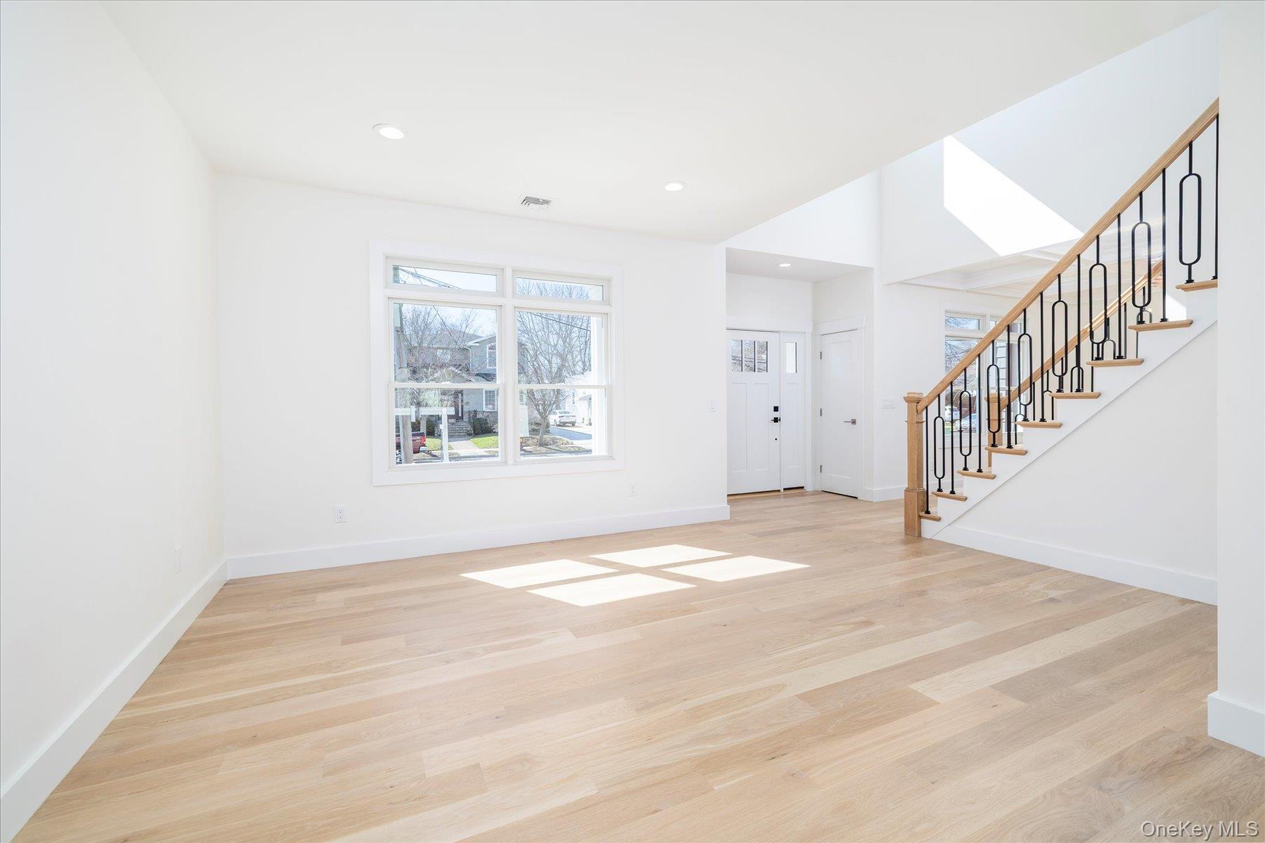 #2 photo, 8 Van Cott Place, নাসাউ কাউন্টি North Bellmore , NY 11710