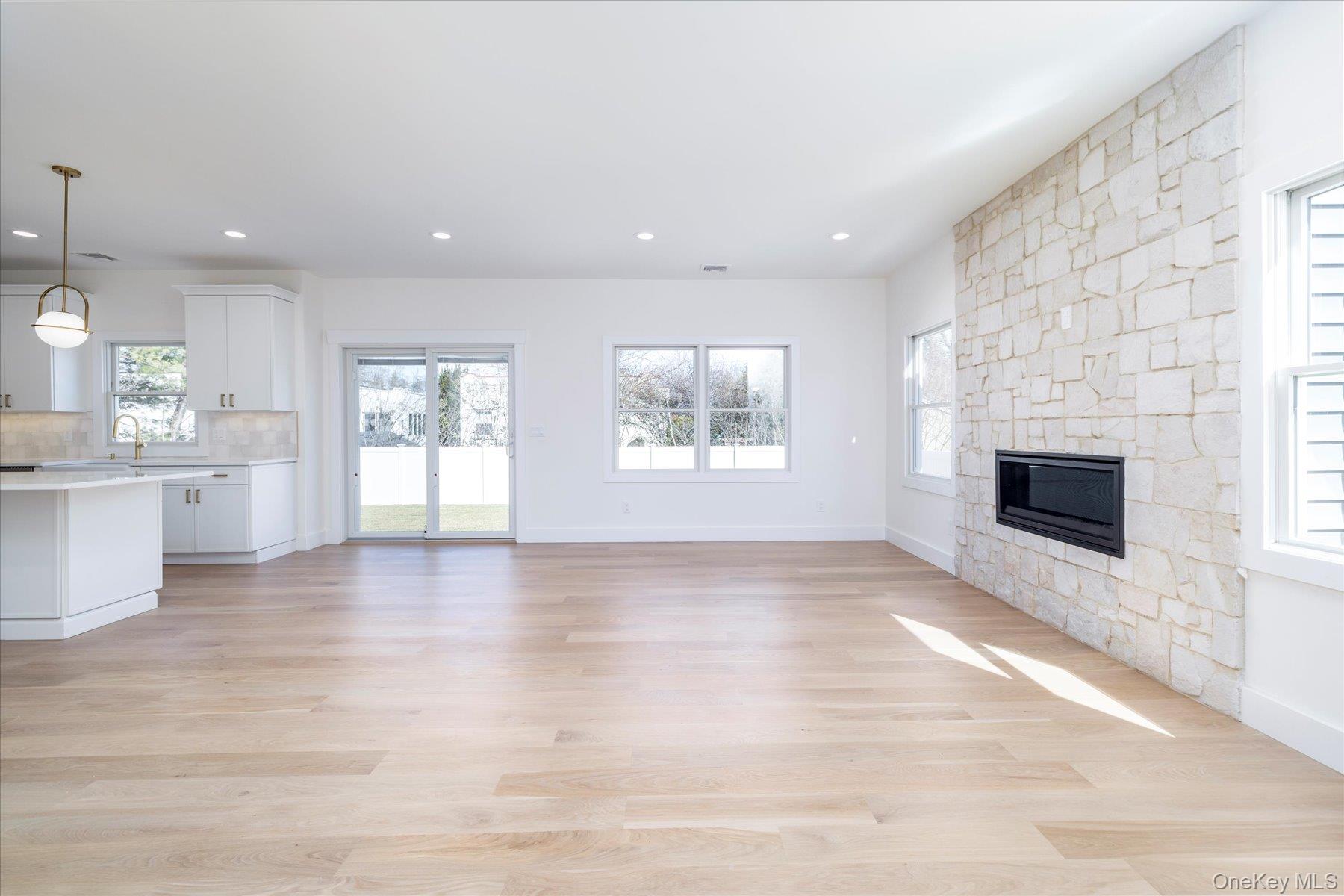 #4 photo, 8 Van Cott Place, নাসাউ কাউন্টি North Bellmore , NY 11710