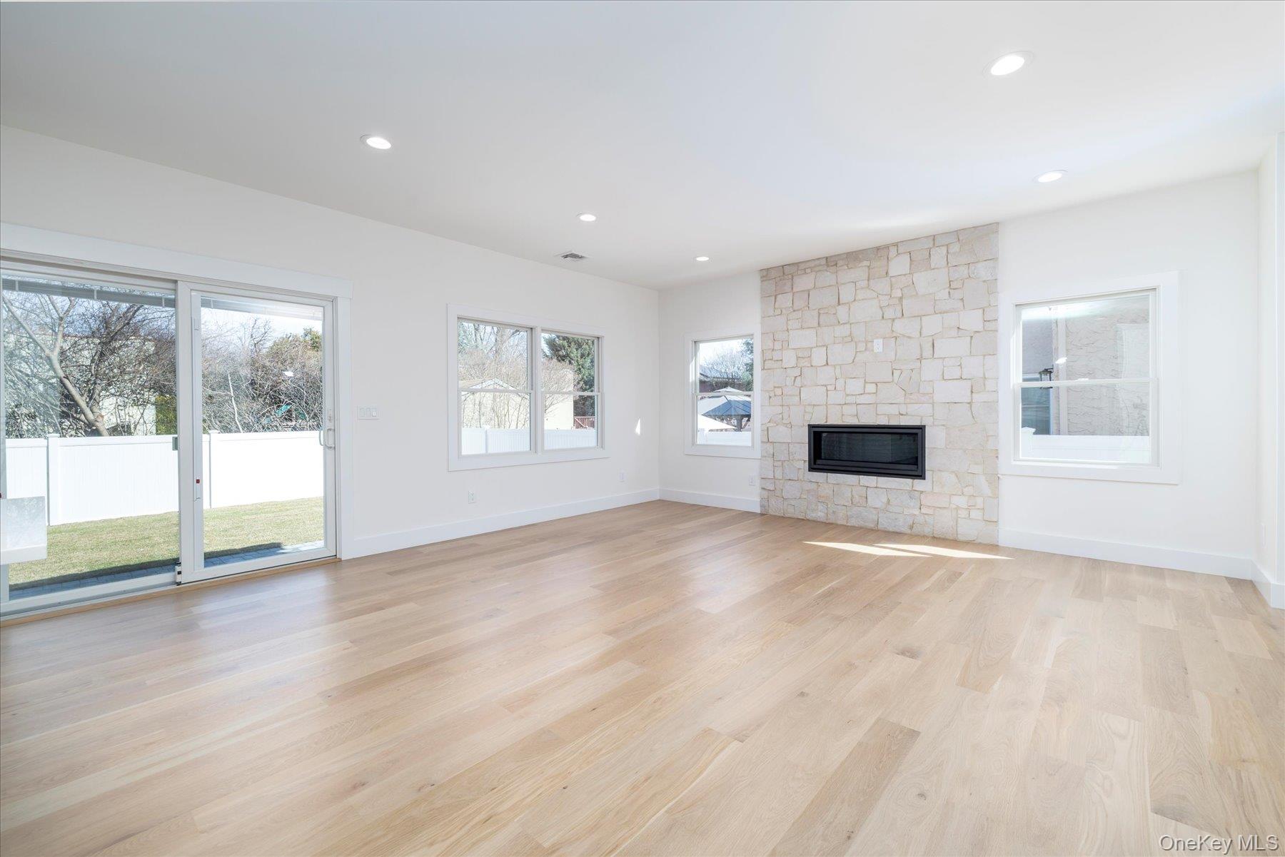 #5 photo, 8 Van Cott Place, নাসাউ কাউন্টি North Bellmore , NY 11710