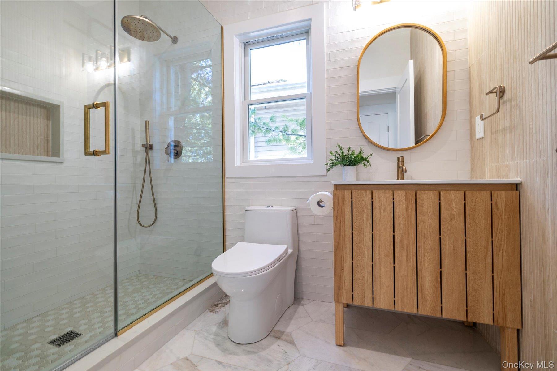 #8 photo, 8 Van Cott Place, নাসাউ কাউন্টি North Bellmore , NY 11710