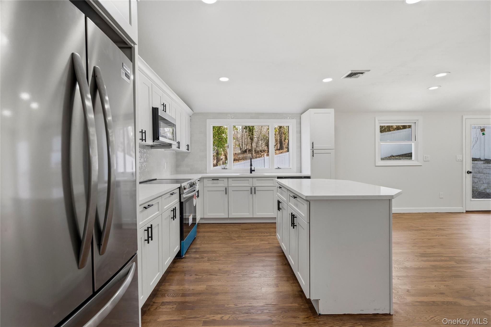 #12 photo, 75 Hawthorne Road, Kings Park , NY 11754