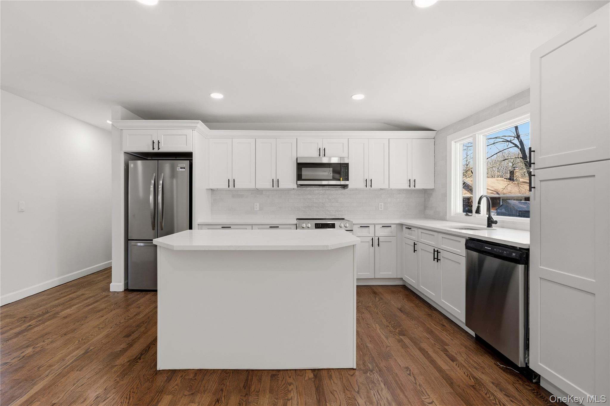 #14 photo, 75 Hawthorne Road, Kings Park , NY 11754