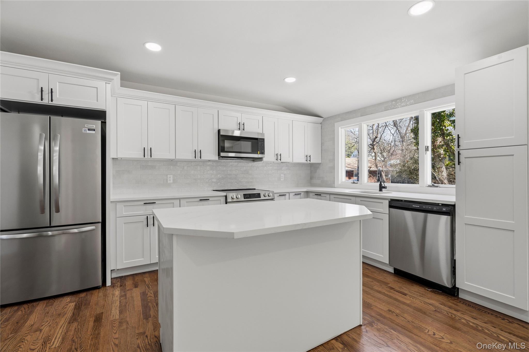 #15 photo, 75 Hawthorne Road, Kings Park , NY 11754