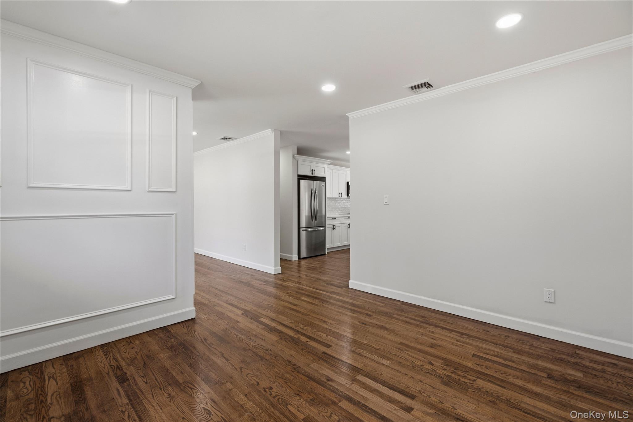 #7 photo, 75 Hawthorne Road, Kings Park , NY 11754