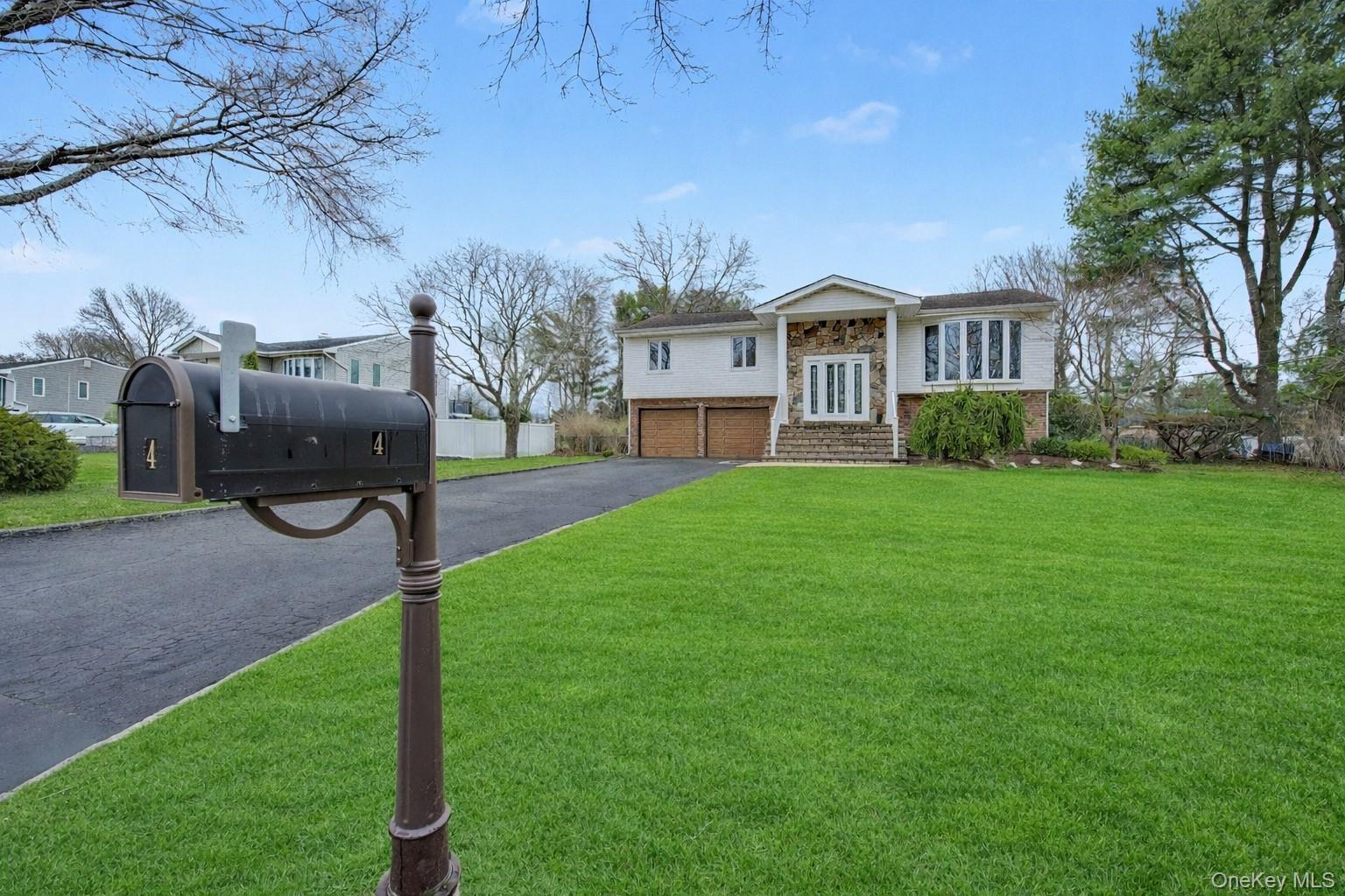 #1 photo, 4 bethal Lane, সাফোক কাউন্টি Commack , NY 11725