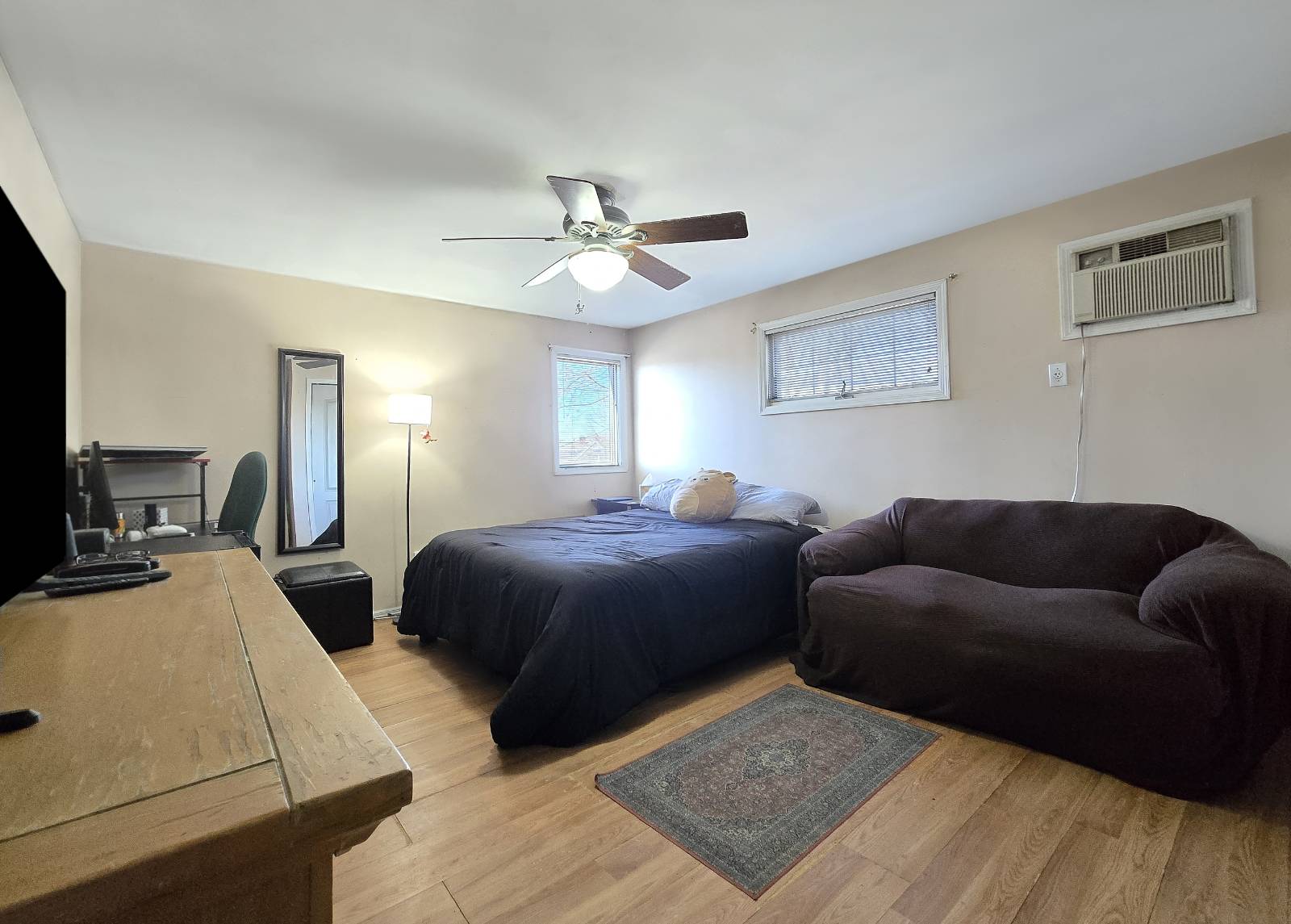 #13 photo, 5 South Ln, Levittown , NY 11756